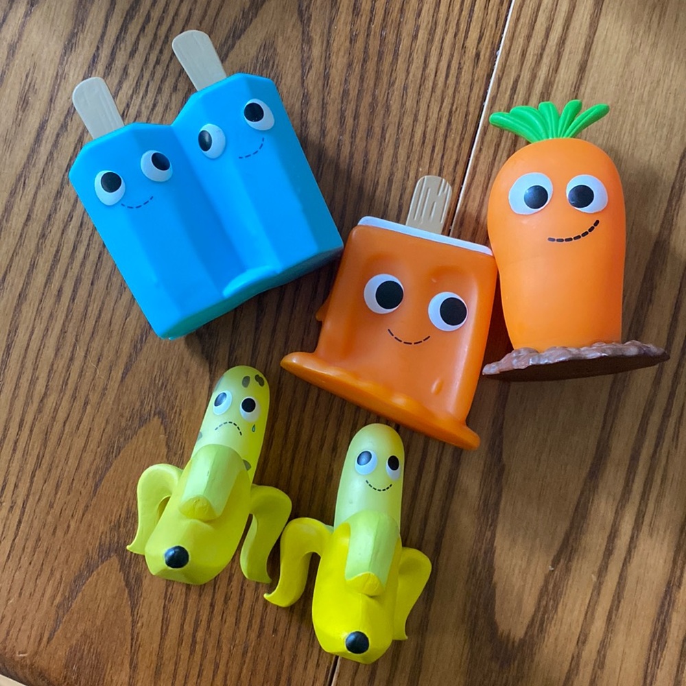 Five Yummy World Kid Robot blind box toys